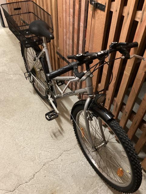 Damenfahrrad MTB Fischer, Räder 26 Zoll, Rahmenhöhe 49½ cm, 18 Gänge, Klingel - Damen Fahrraeder - München