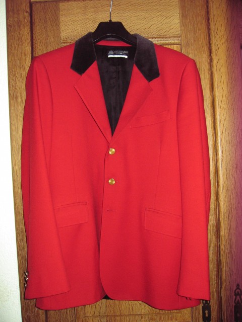 Rote Reitjacke - Reit und Pferdesport - Hennef