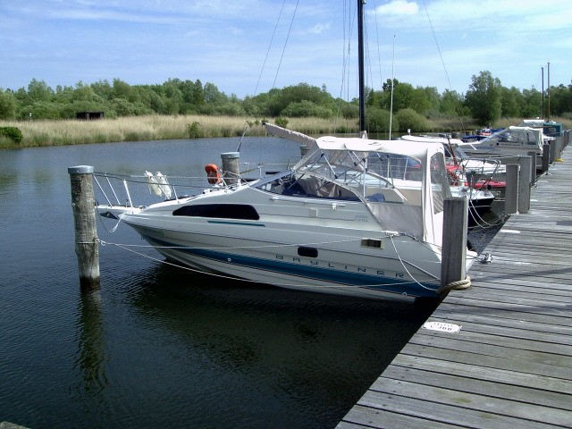 Bayliner 2255 Ciera Sunbridge zu verkaufen ! - Motorboote -  Varel