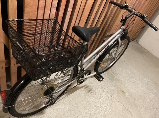 Damenfahrrad MTB Fischer, Räder 26 Zoll, Rahmenhöhe 49,5 cm, 18 Gänge, Klingel - Damen Fahrraeder - München